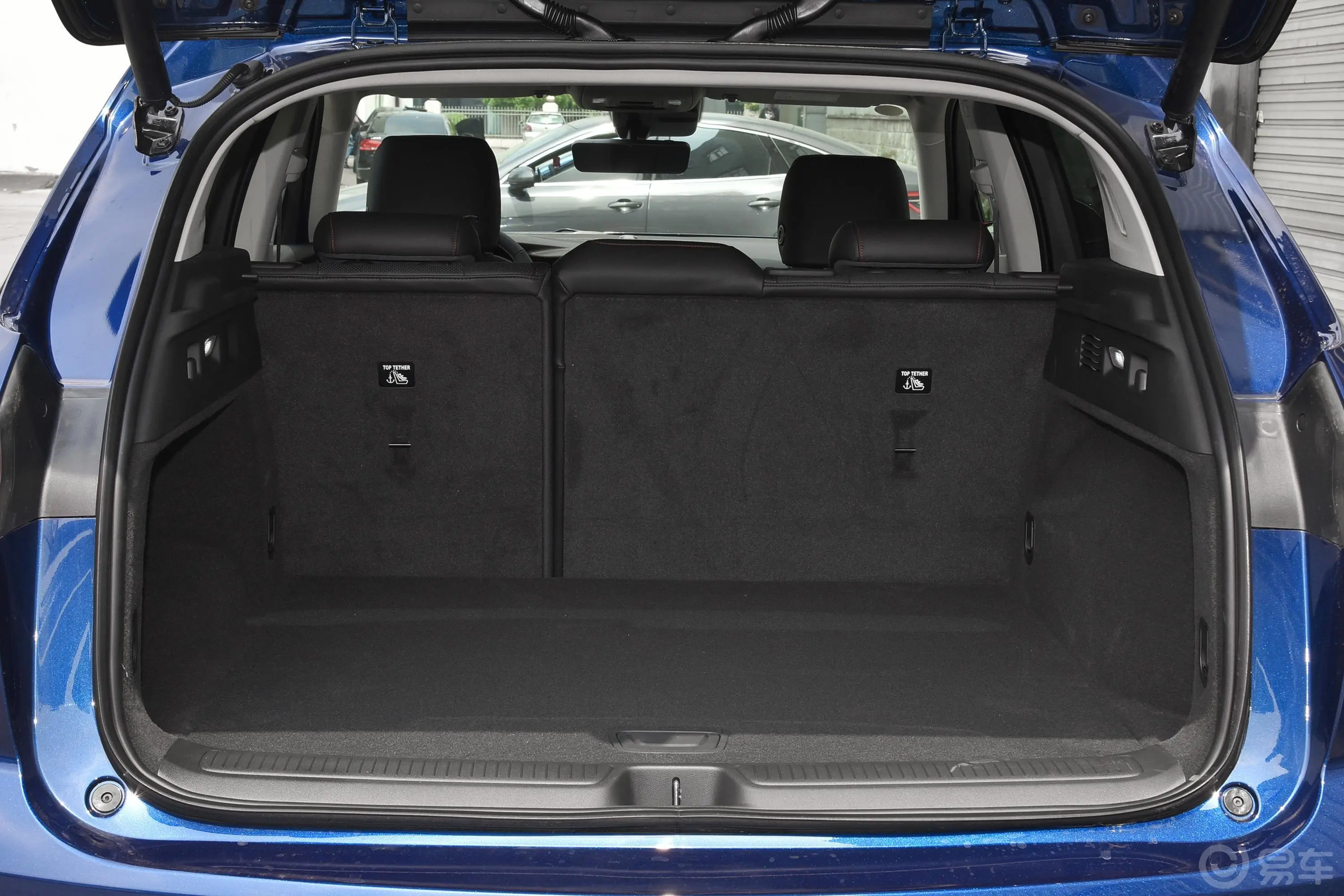 昂科威改款 昂科威S GS 两驱 智享运动型后备厢空间特写