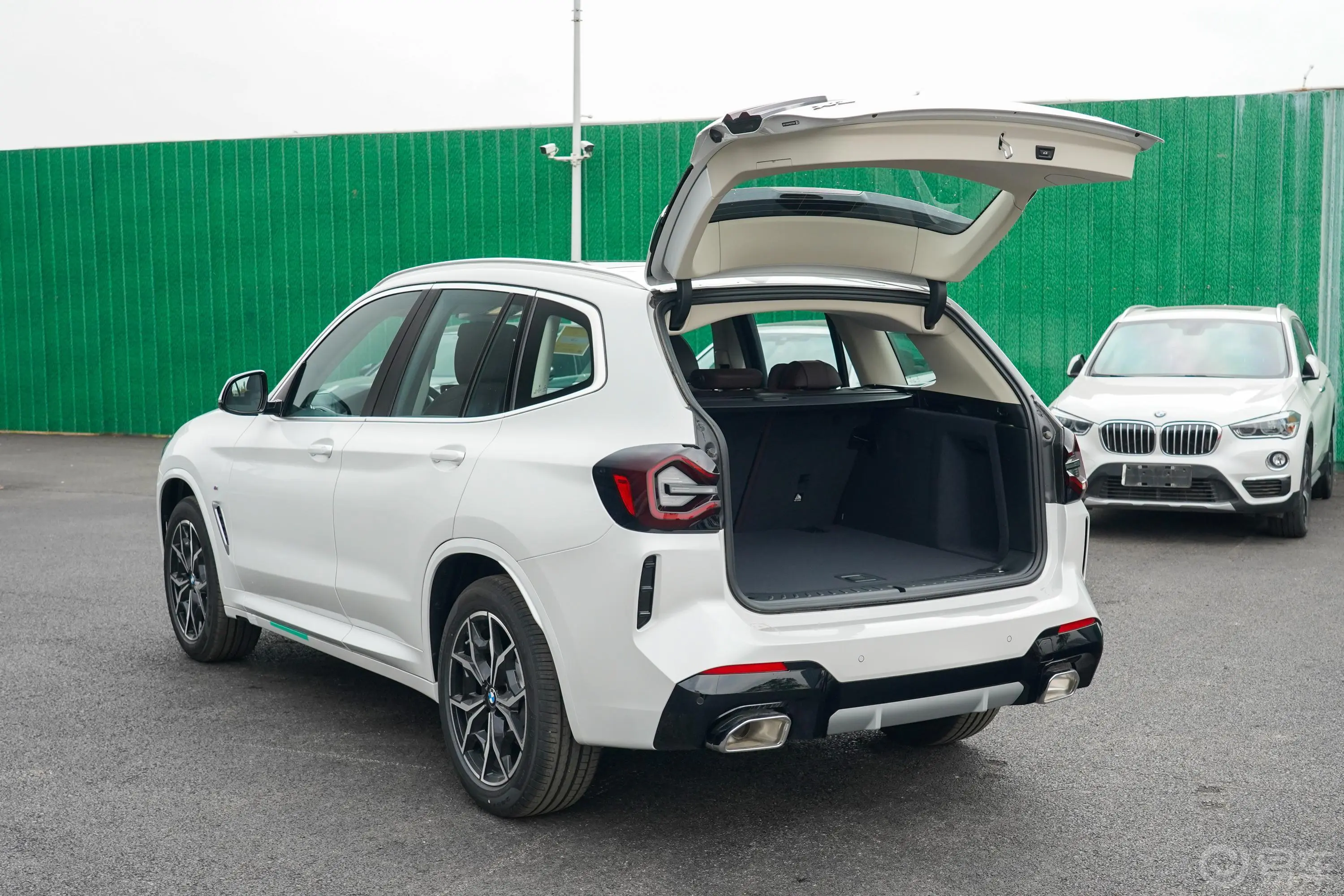 宝马X3xDrive 25i M运动套装空间