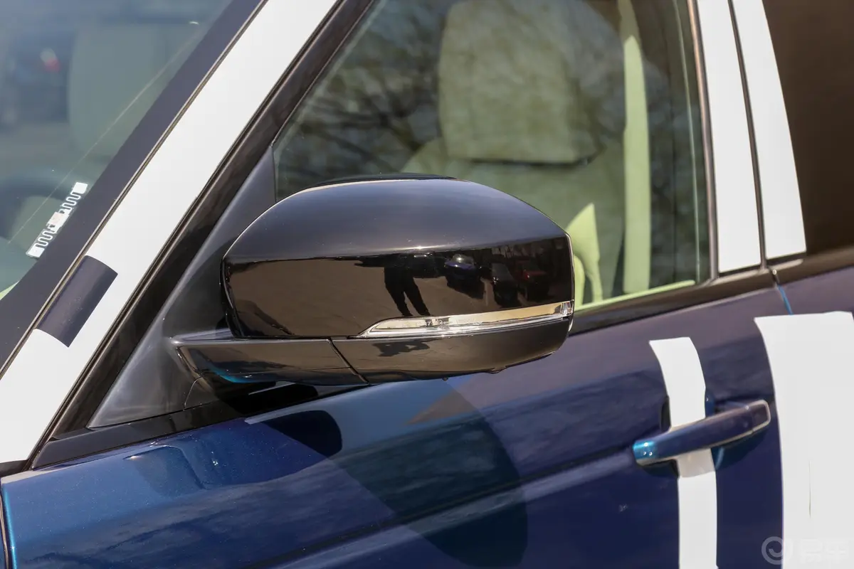 揽胜运动版3.0 L6 墨蓝鎏光版主驾驶后视镜背面