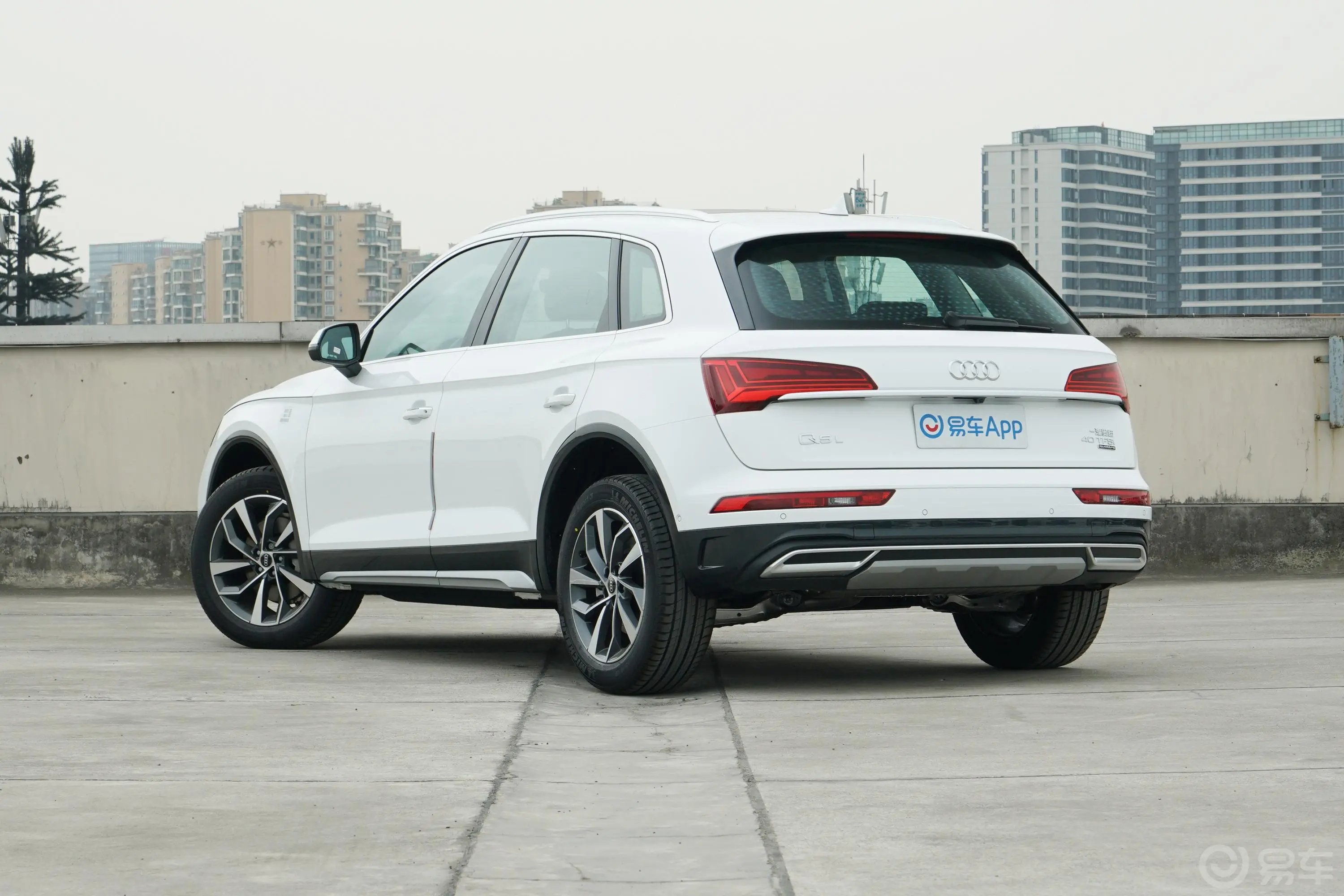 奥迪Q5L40 TFSI 豪华致雅型外观