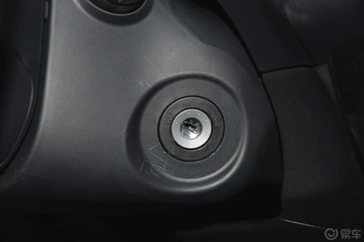 威驰1.5L CVT创行CARE版钥匙孔或一键启动按键