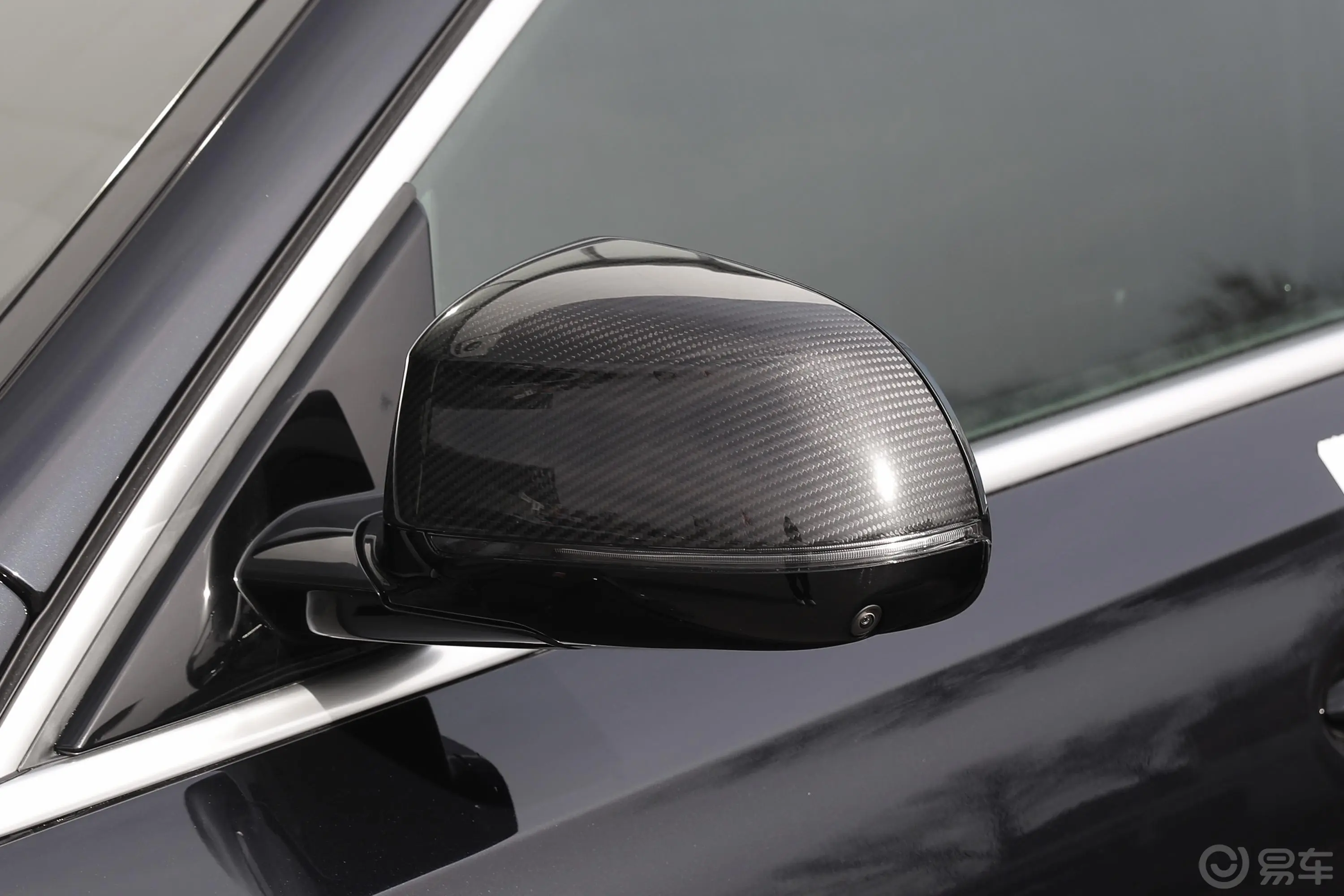 宝马X6改款 xDrive40i 尊享型 M运动套装主驾驶后视镜背面