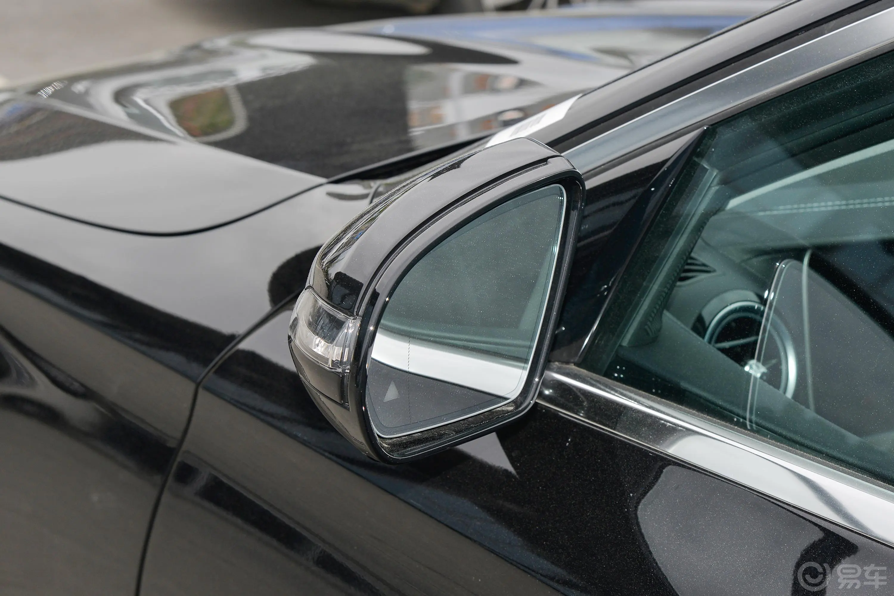 奔驰E级改款二 E 300 L 运动尊贵型后视镜镜面
