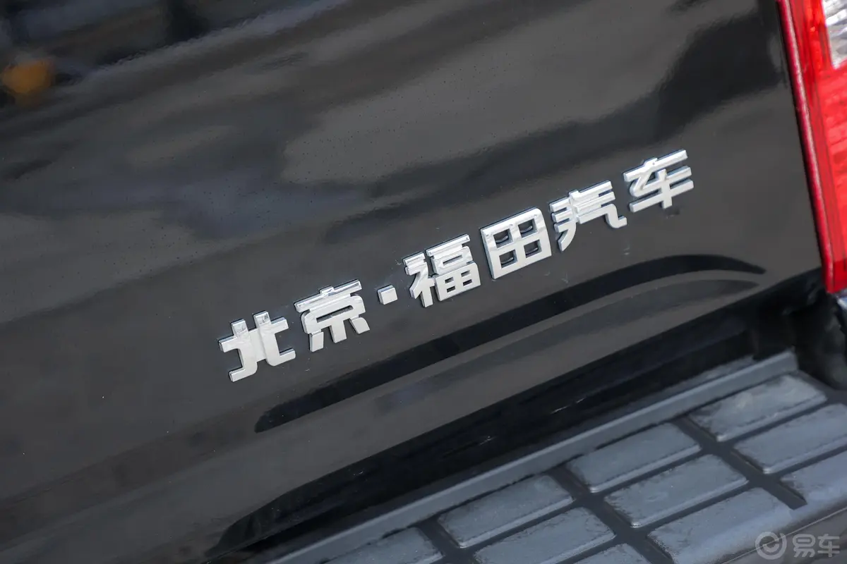 福田征服者32.0T 自动两驱长轴天下无双 柴油外观细节