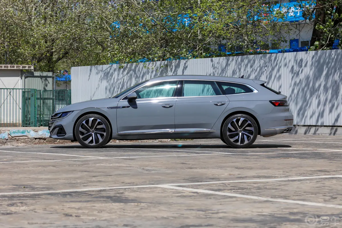 Arteon2.0T Shooting Brake R-Line正侧车头向左水平