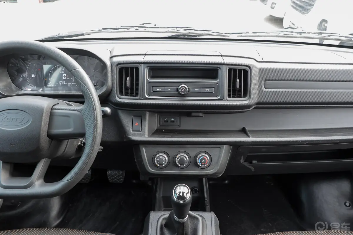 开瑞X61.6L 手动 单排舒适型箱货中控台整体
