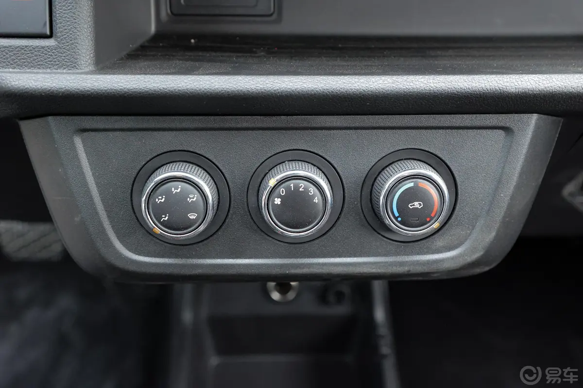 开瑞X61.6L 手动 单排舒适型箱货空调