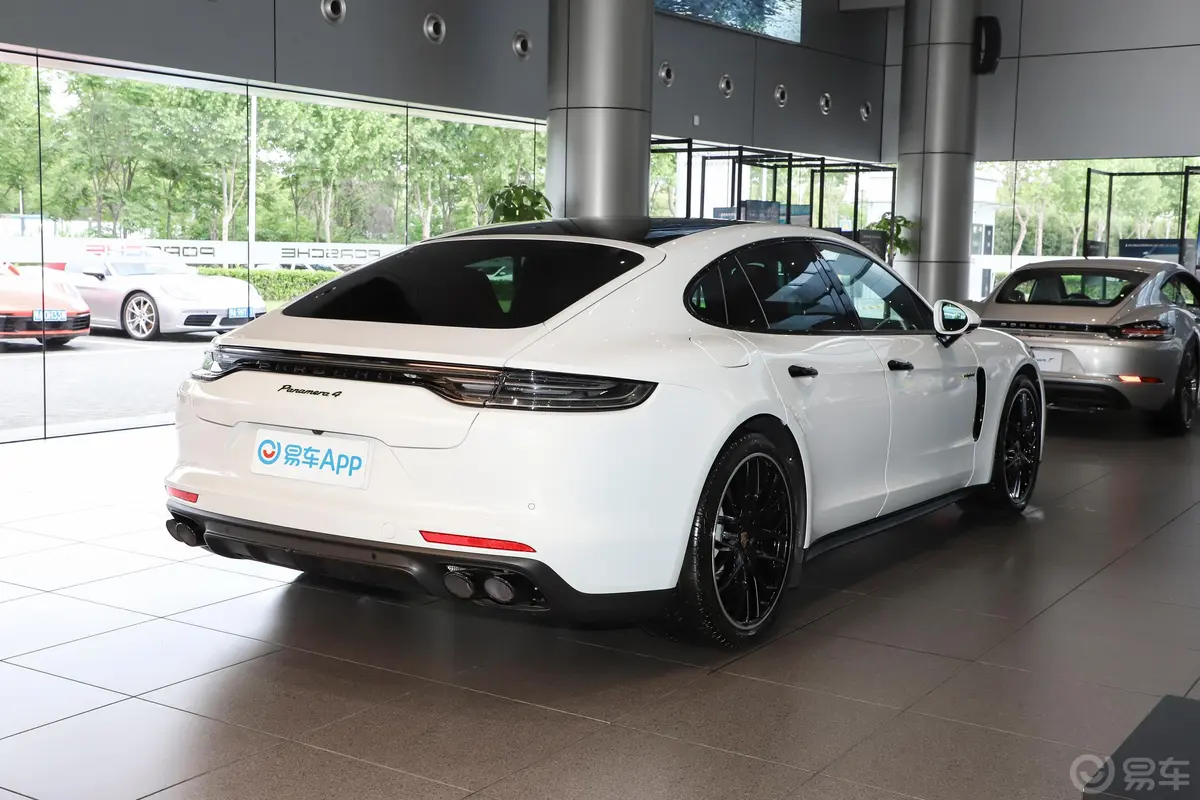 Panamera E-HybridPanamera 4 E-Hybrid 铂金版 2.9T侧后45度车头向右水平