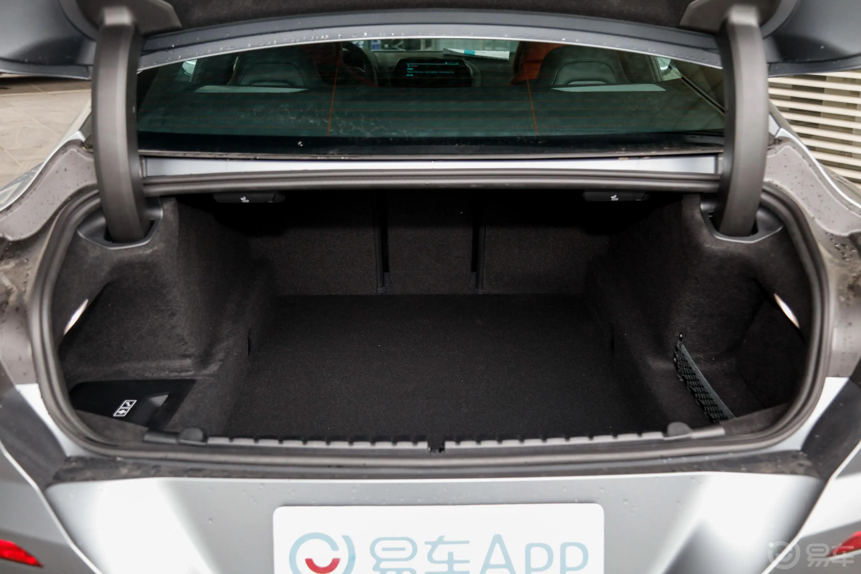 宝马8系改款 四门轿跑车 840i xDrive M运动套装空间