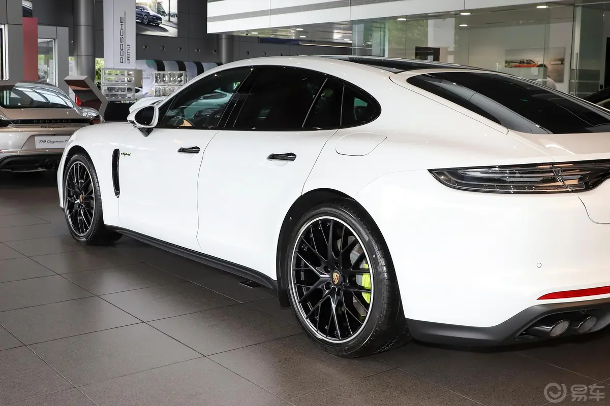 Panamera E-HybridPanamera 4 E-Hybrid 铂金版 2.9T外观