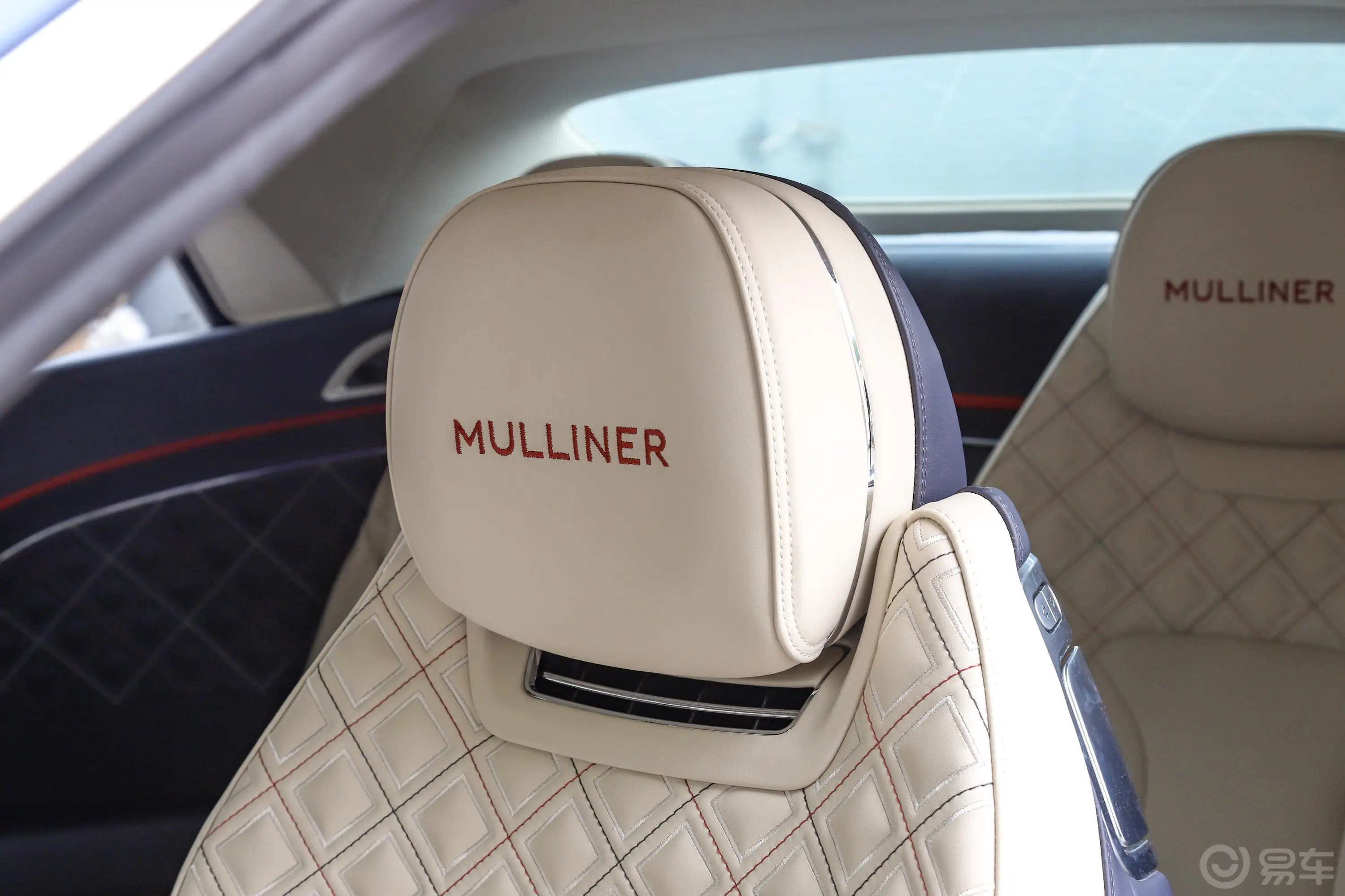 欧陆4.0T GT V8 Mulliner 敞篷版主驾驶位