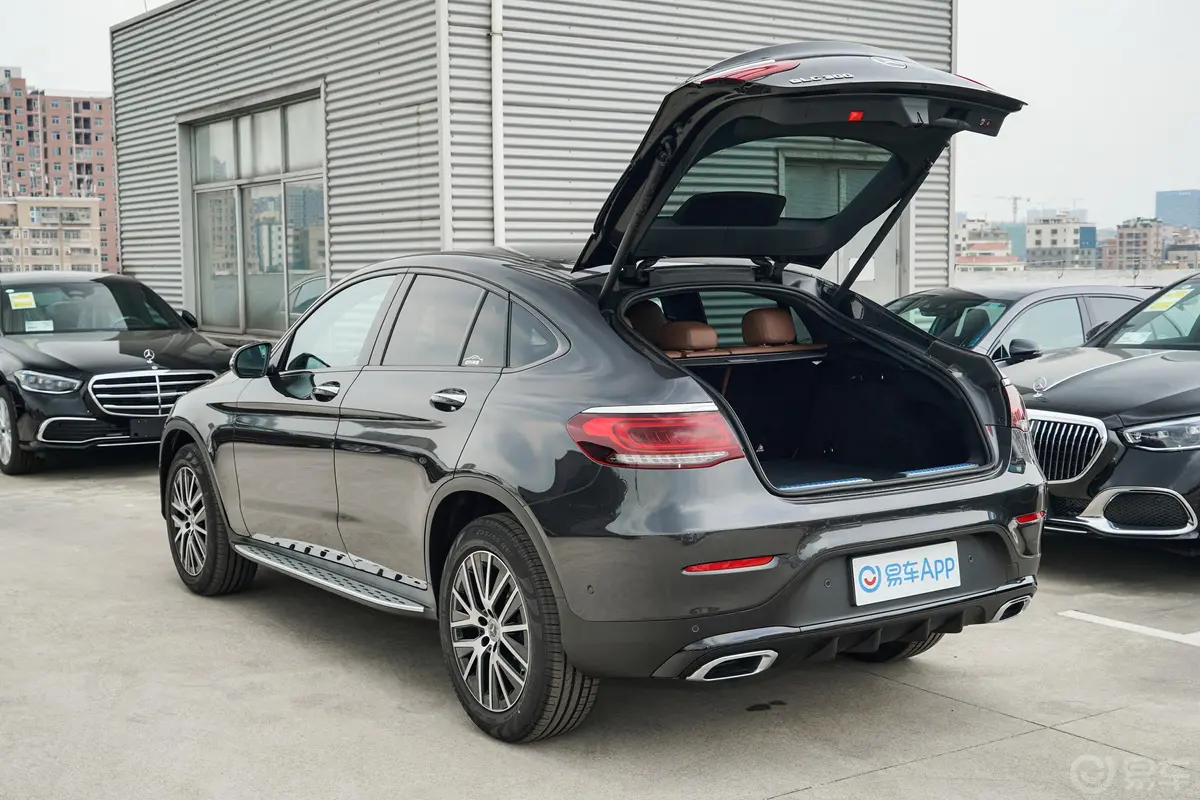 奔驰GLC轿跑改款 GLC 300 4MATIC 轿跑SUV空间