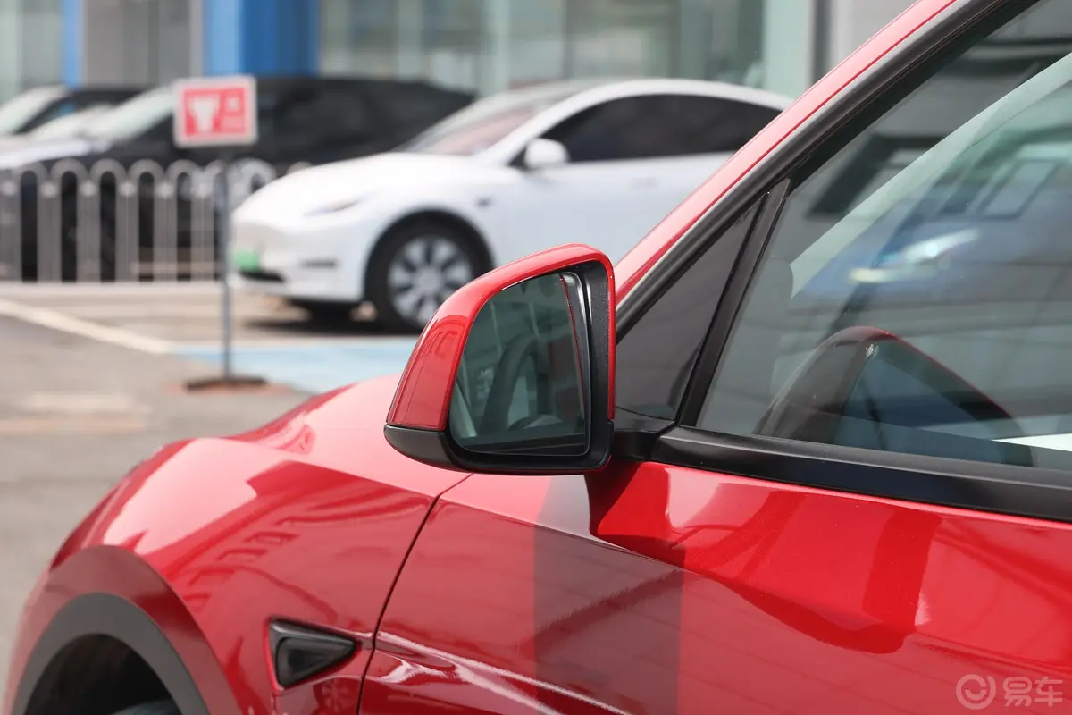 Model Y545km 后轮驱动版外观