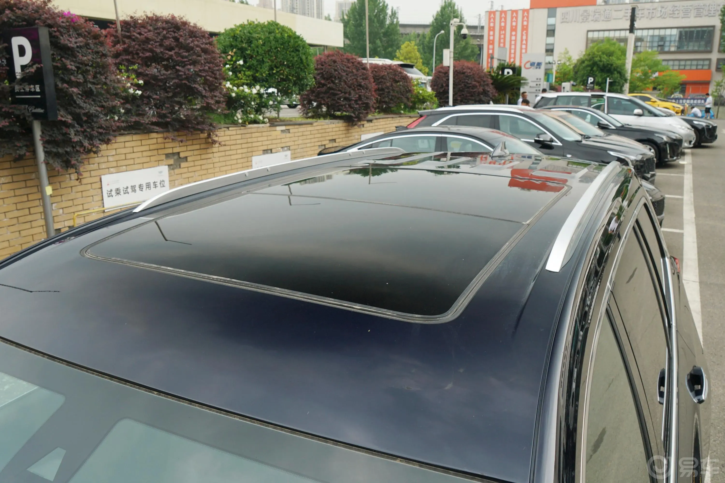 凯迪拉克XT6轻混 2.0T 四驱豪华型标准版 6座天窗