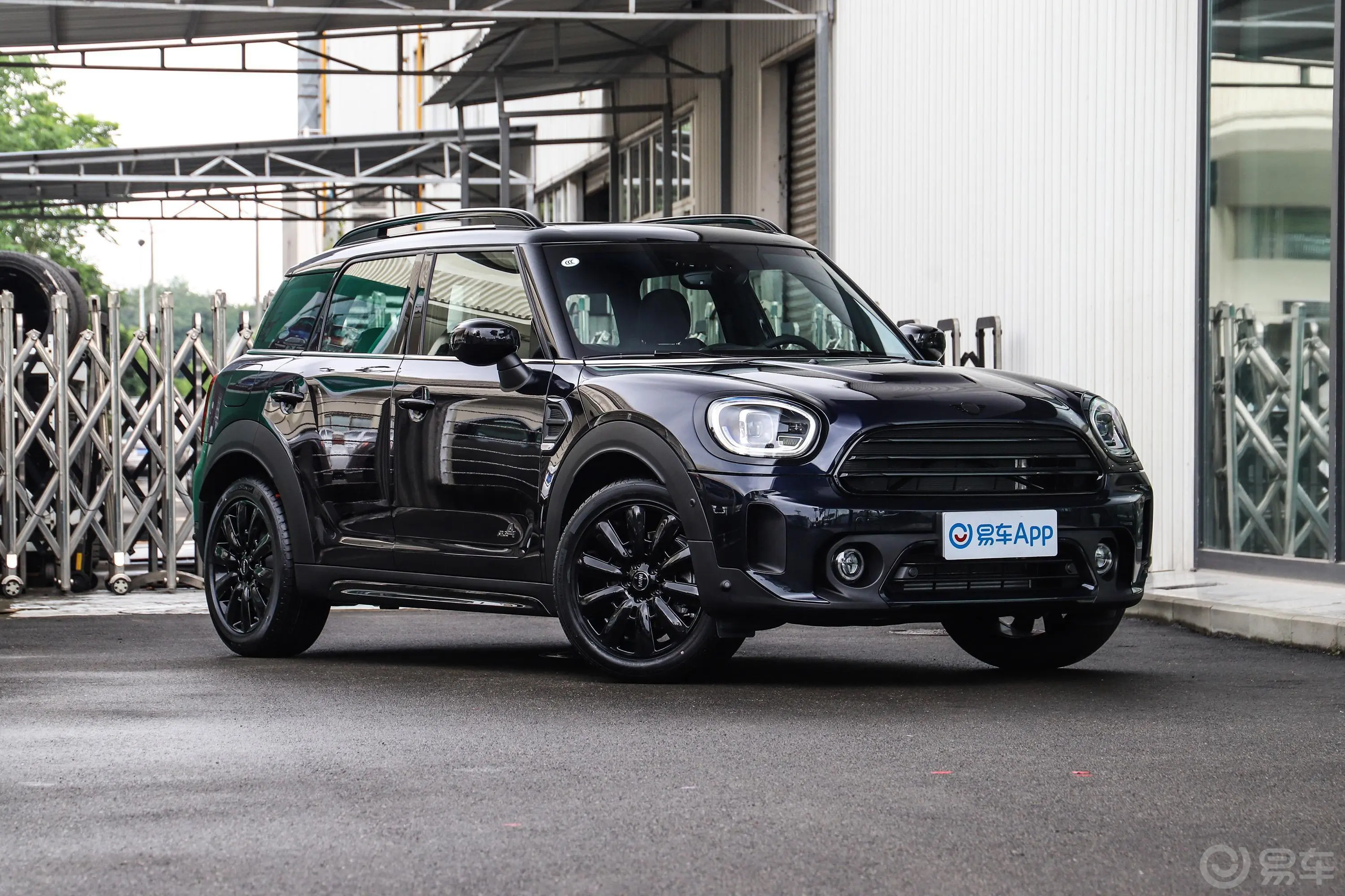 MINI COUNTRYMAN1.5T COOPER ALL4 黑标特别版外观