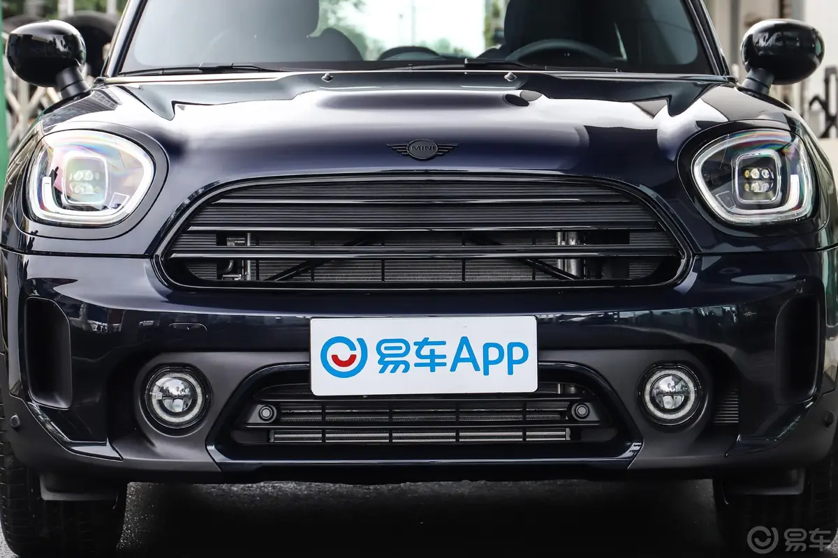 MINI COUNTRYMAN1.5T COOPER ALL4 黑标特别版外观