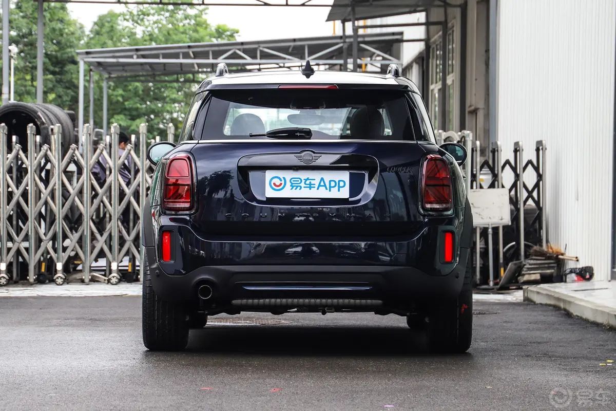 MINI COUNTRYMAN1.5T COOPER ALL4 黑标特别版正后水平