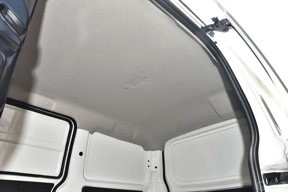 欧诺S欧诺S 1.5L 厢货智享版(单蒸空调)空间