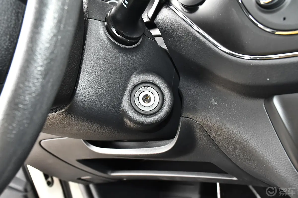 欧诺S欧诺S 1.5L 厢货智享版(单蒸空调)钥匙孔或一键启动按键