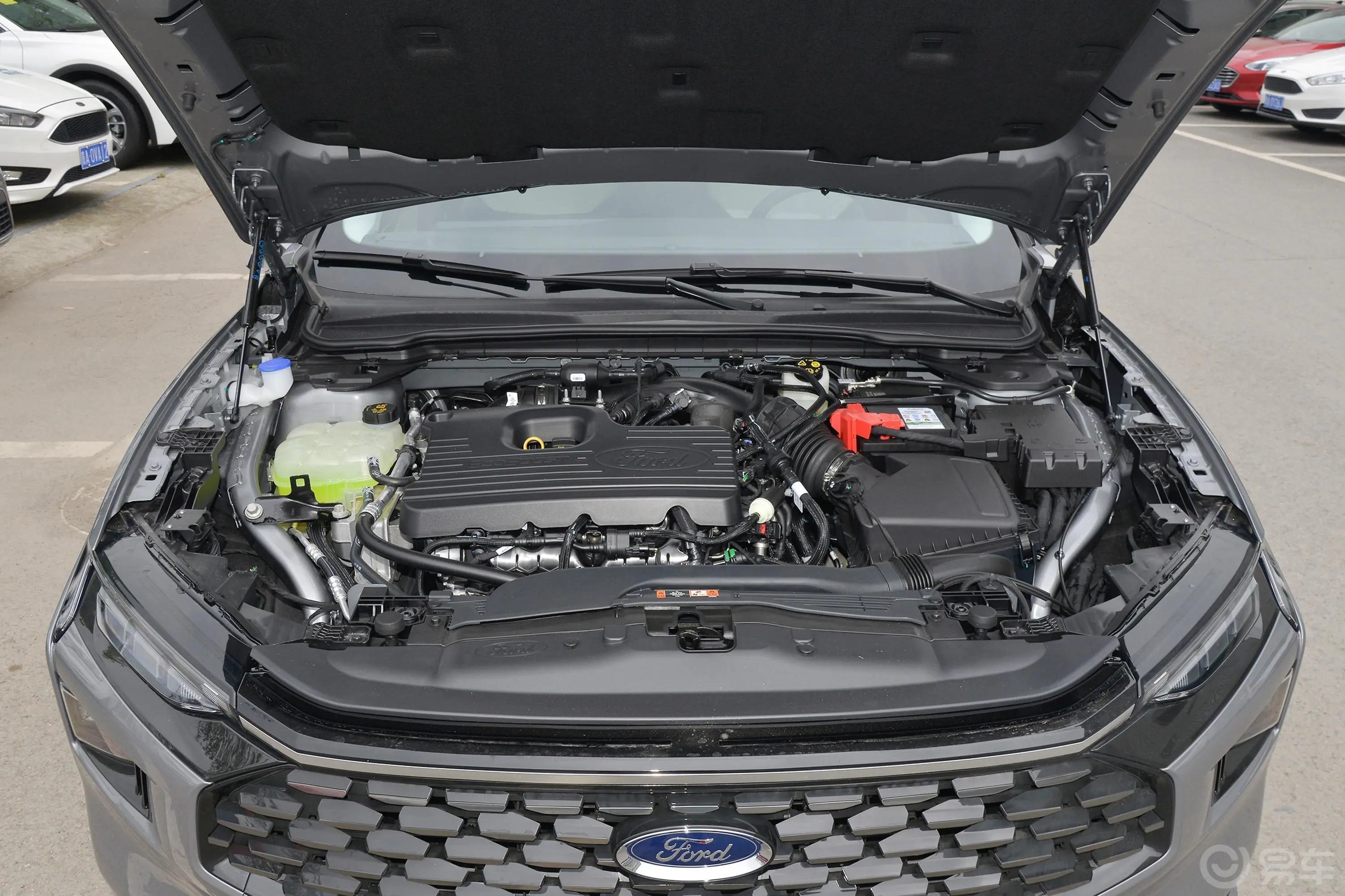 蒙迪欧EcoBoost 245 豪华型发动机舱整体