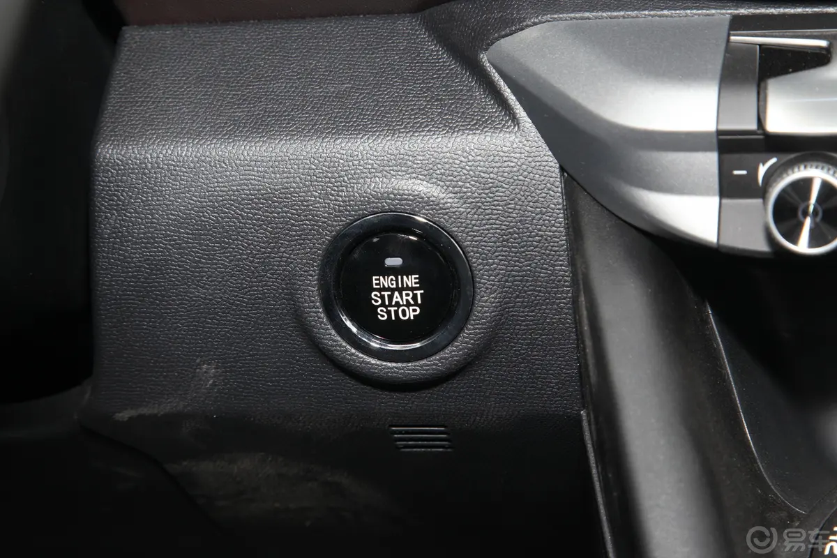 凯程F702.4T 手自一体 四驱 标轴 豪华版 汽油钥匙孔或一键启动按键