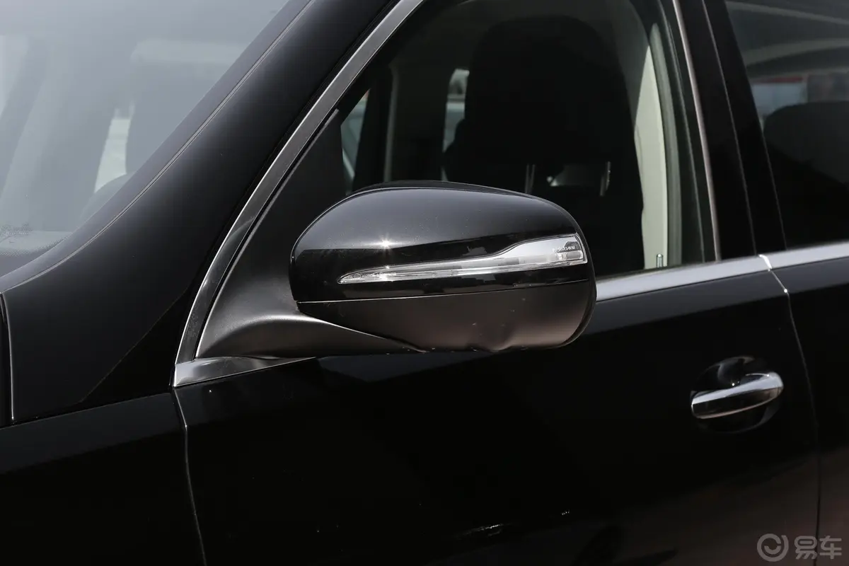 奔驰GLS改款二 GLS 450 4MATIC 时尚型主驾驶后视镜背面