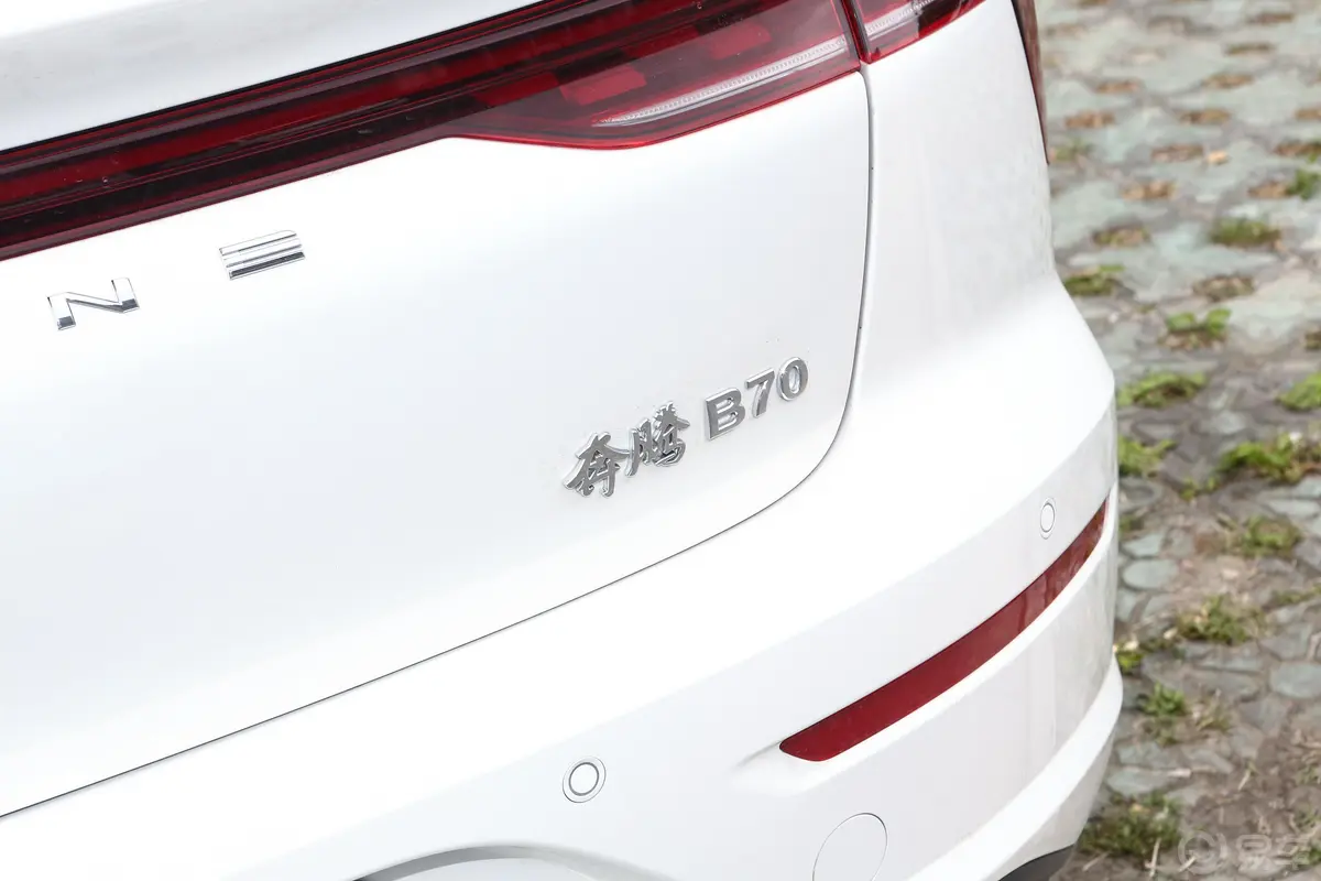 奔腾B70第三代 1.5T 双离合乐享型外观细节