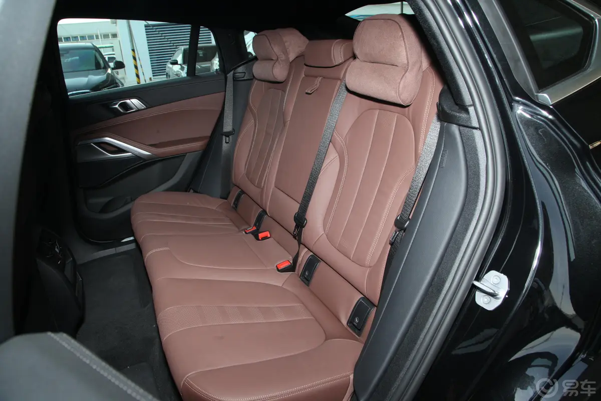 宝马X6xDrive30i M运动套装后排座椅