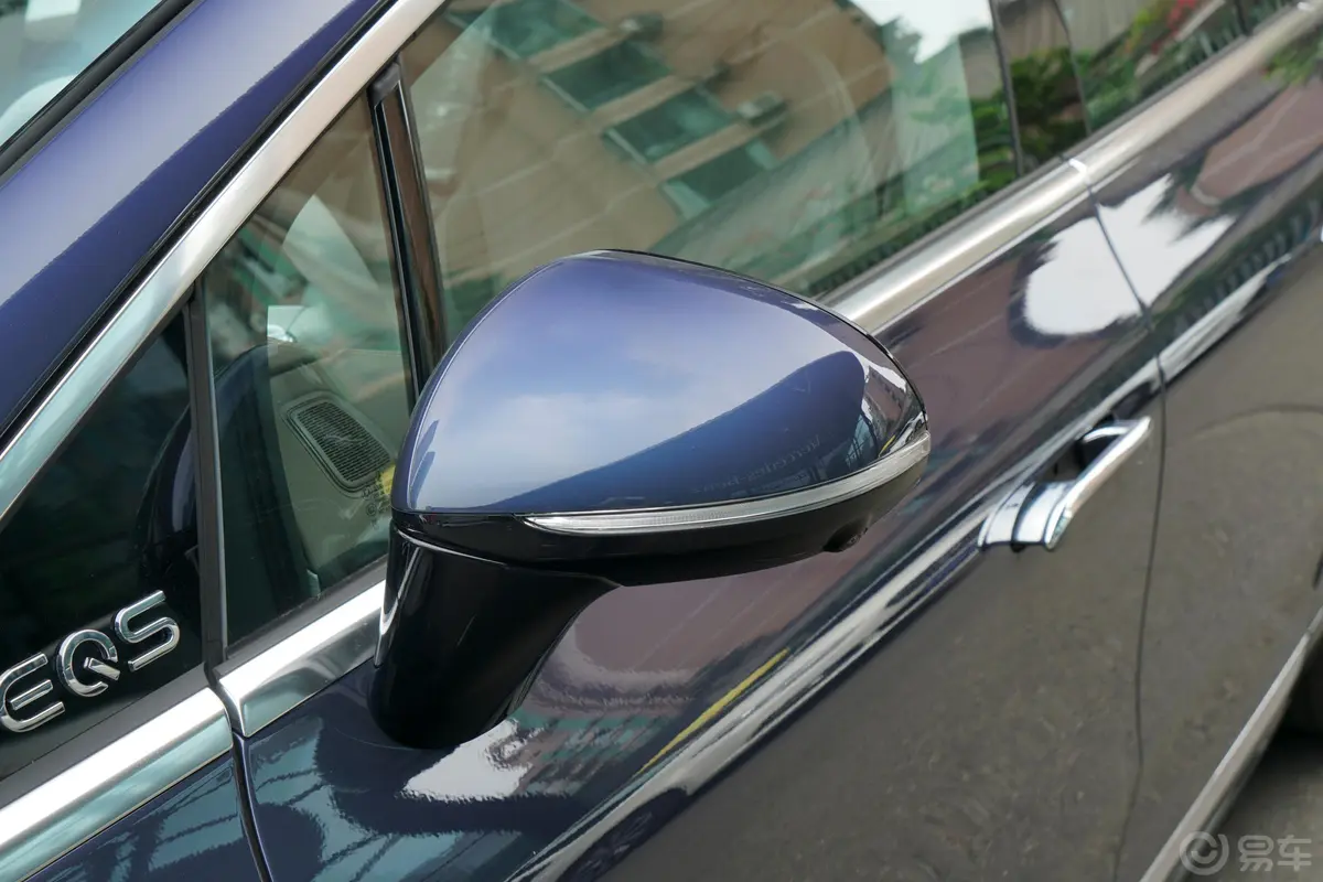 奔驰EQS改款 450+ 豪华版主驾驶后视镜背面