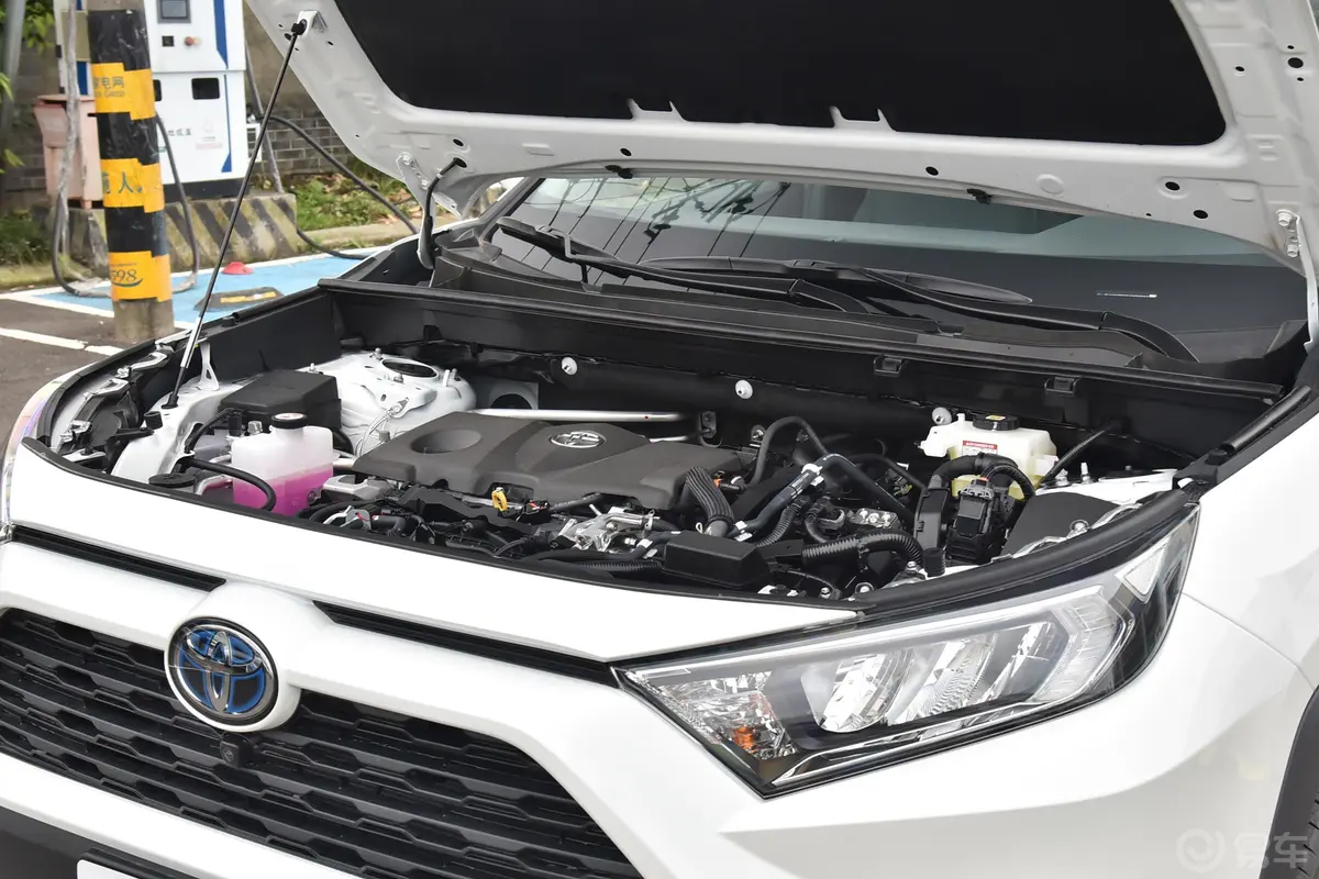 RAV4荣放双擎 2.5L 两驱精英版动力底盘