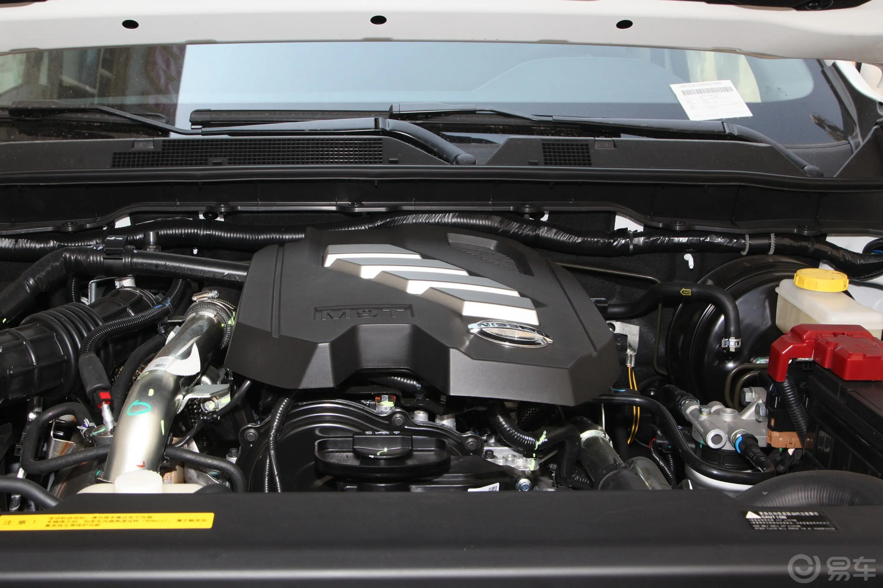 锐骐72.3T 自动四驱平底标准货箱标准型 柴油发动机特写