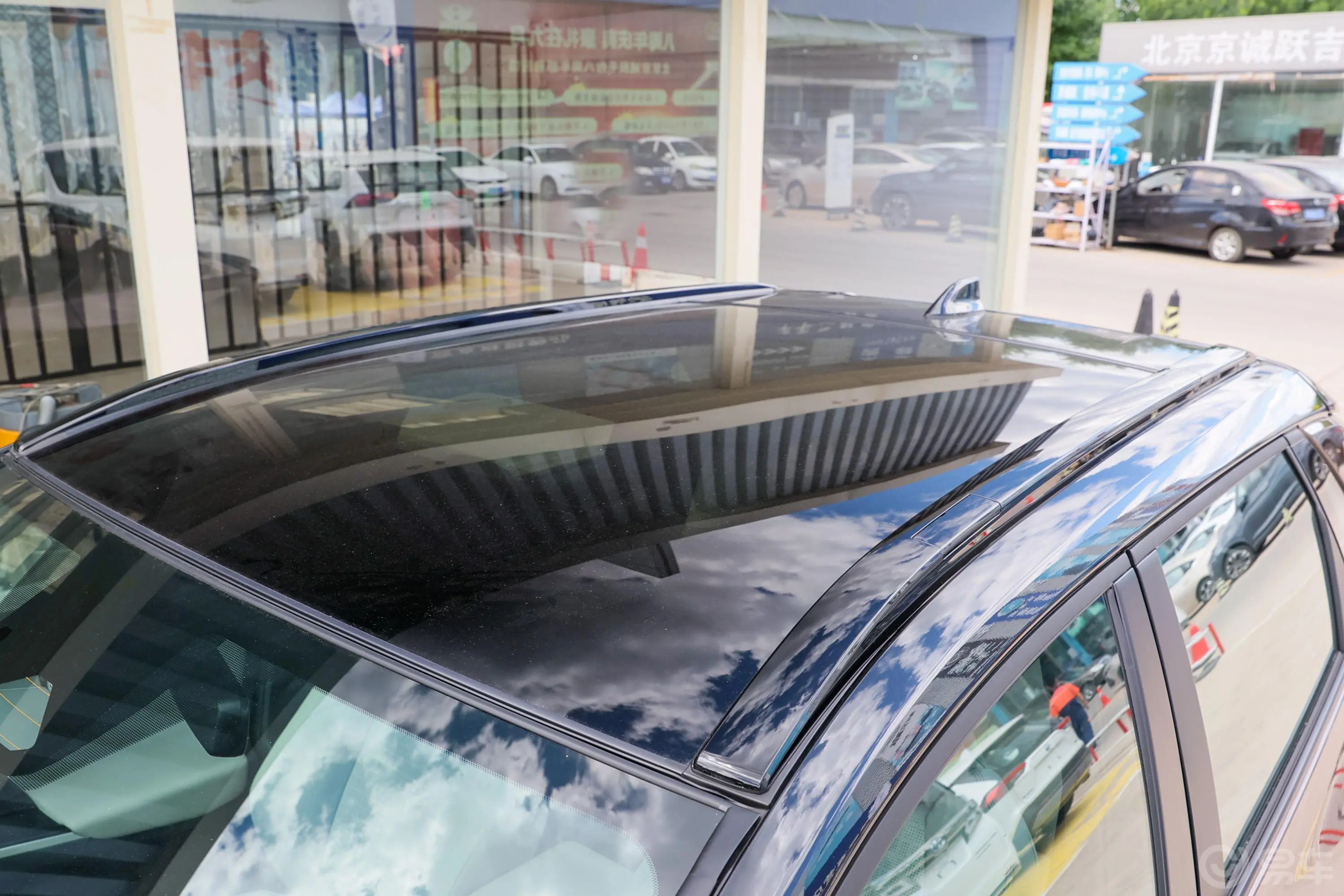 一汽丰田bZ4X560km 四驱高性能PRO版天窗