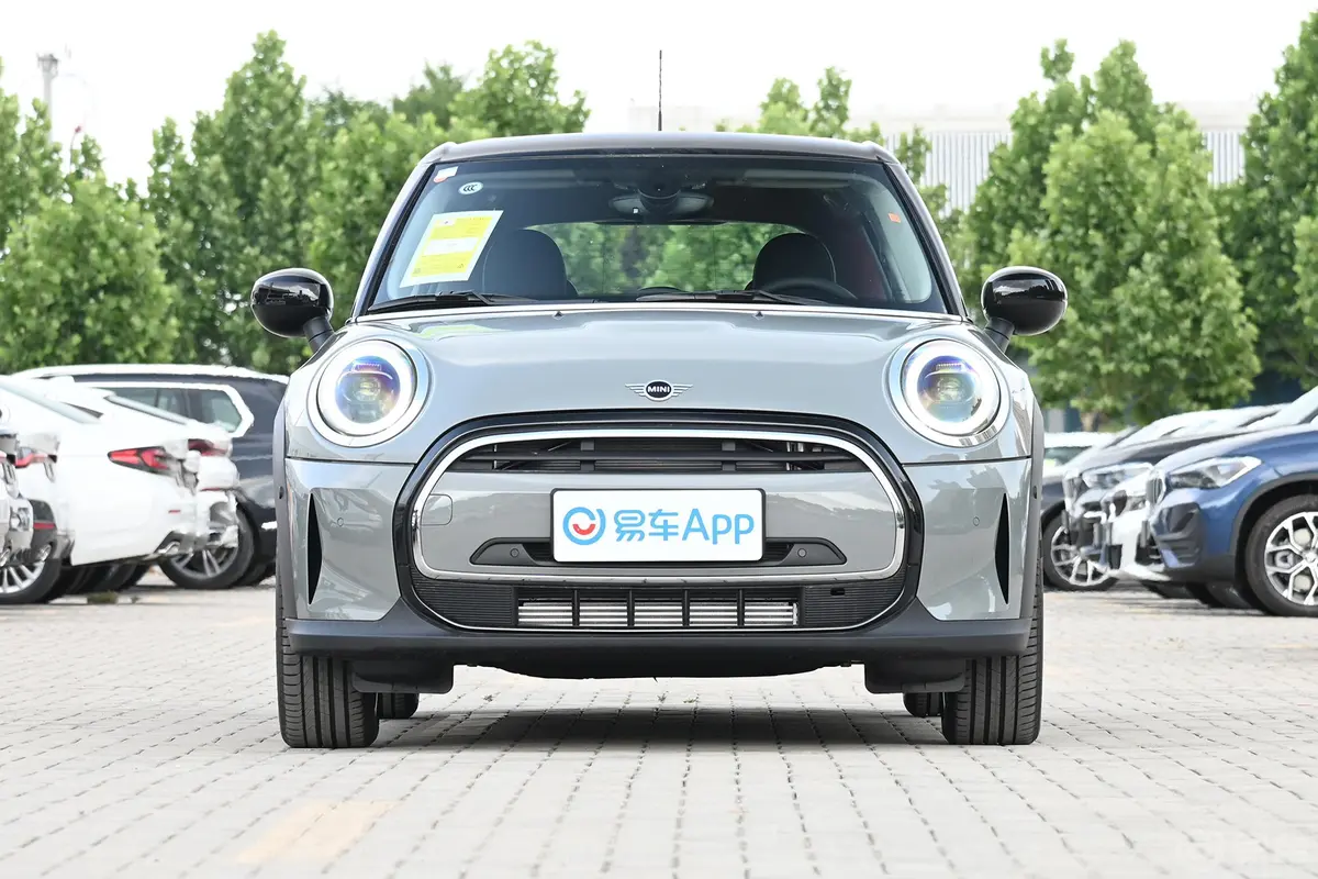 MINI1.5T COOPER 艺术家 五门版正前水平