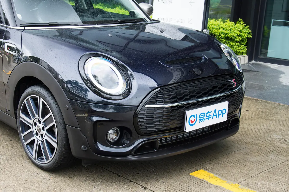 MINI CLUBMAN2.0T COOPER S 鉴赏家前格栅侧俯拍