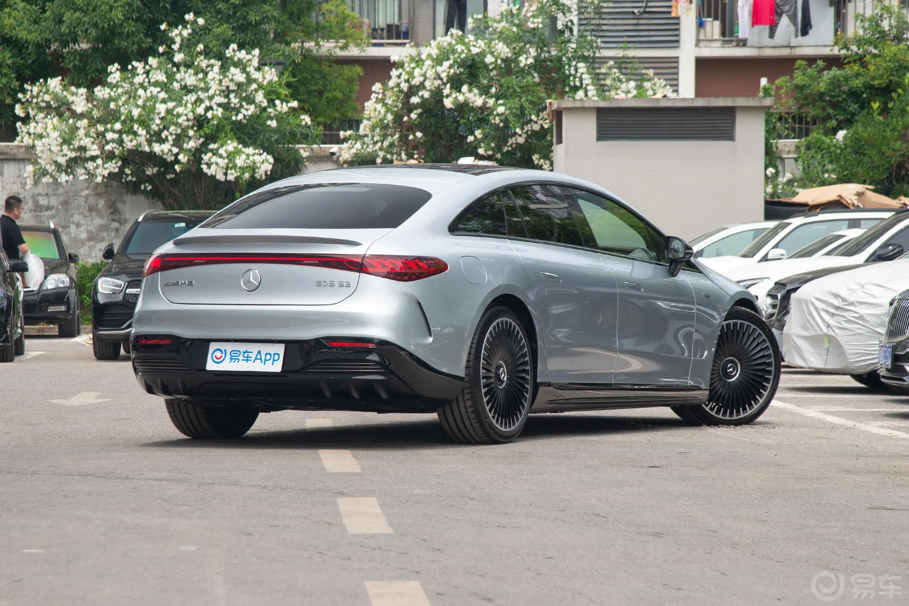 奔驰EQS AMGEQS AMG 53 4MATIC+外观