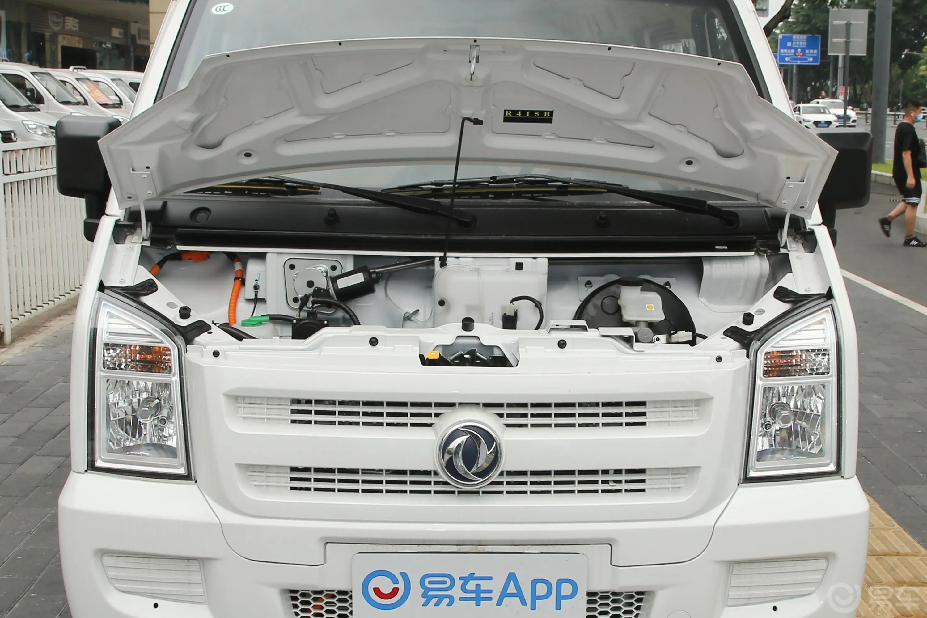 东风小康EC36标准型宁德时代电池 41.86kWh发动机舱整体