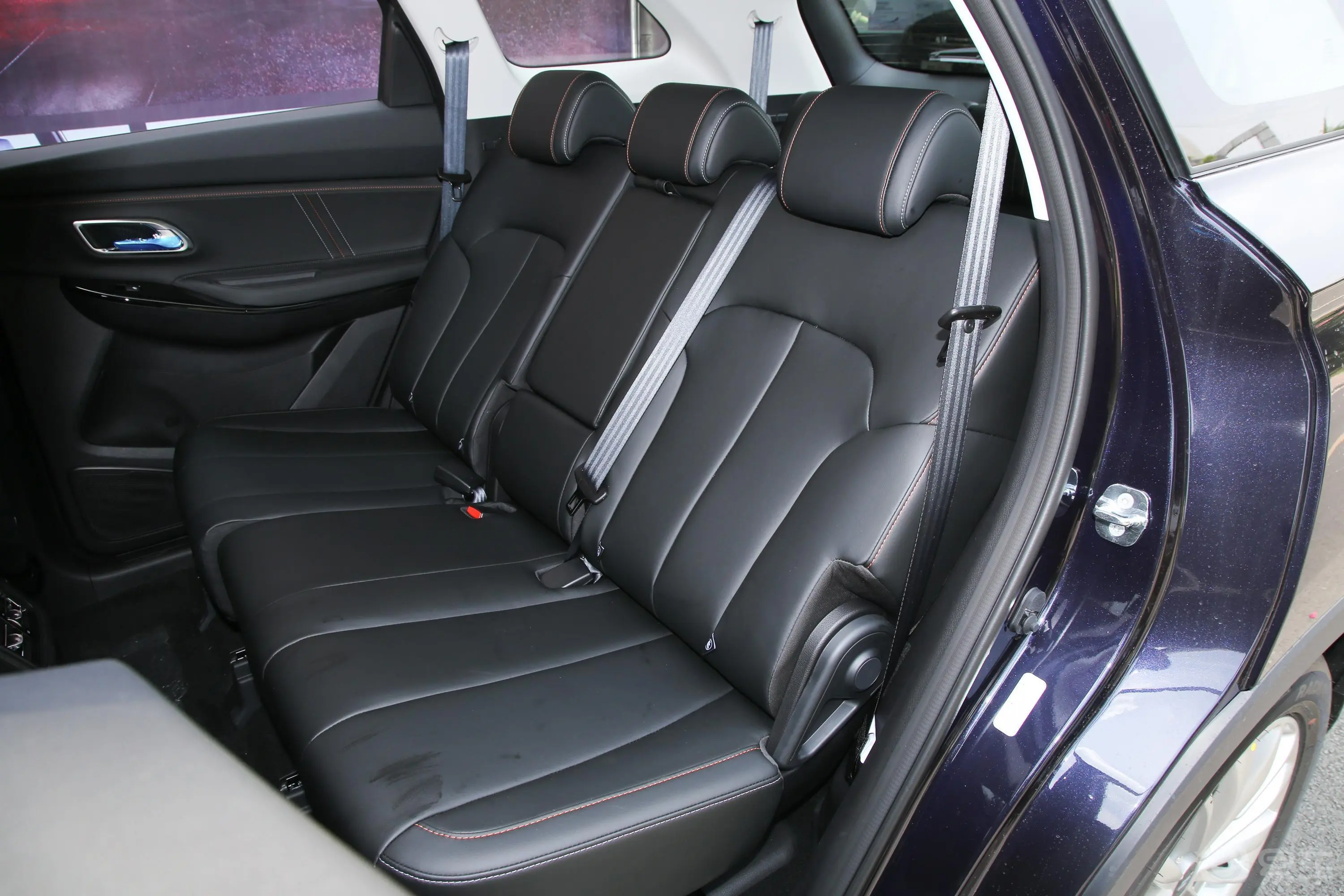 长安欧尚X7 PLUS蓝鲸版 1.5T 双离合尊贵型 7座后排座椅