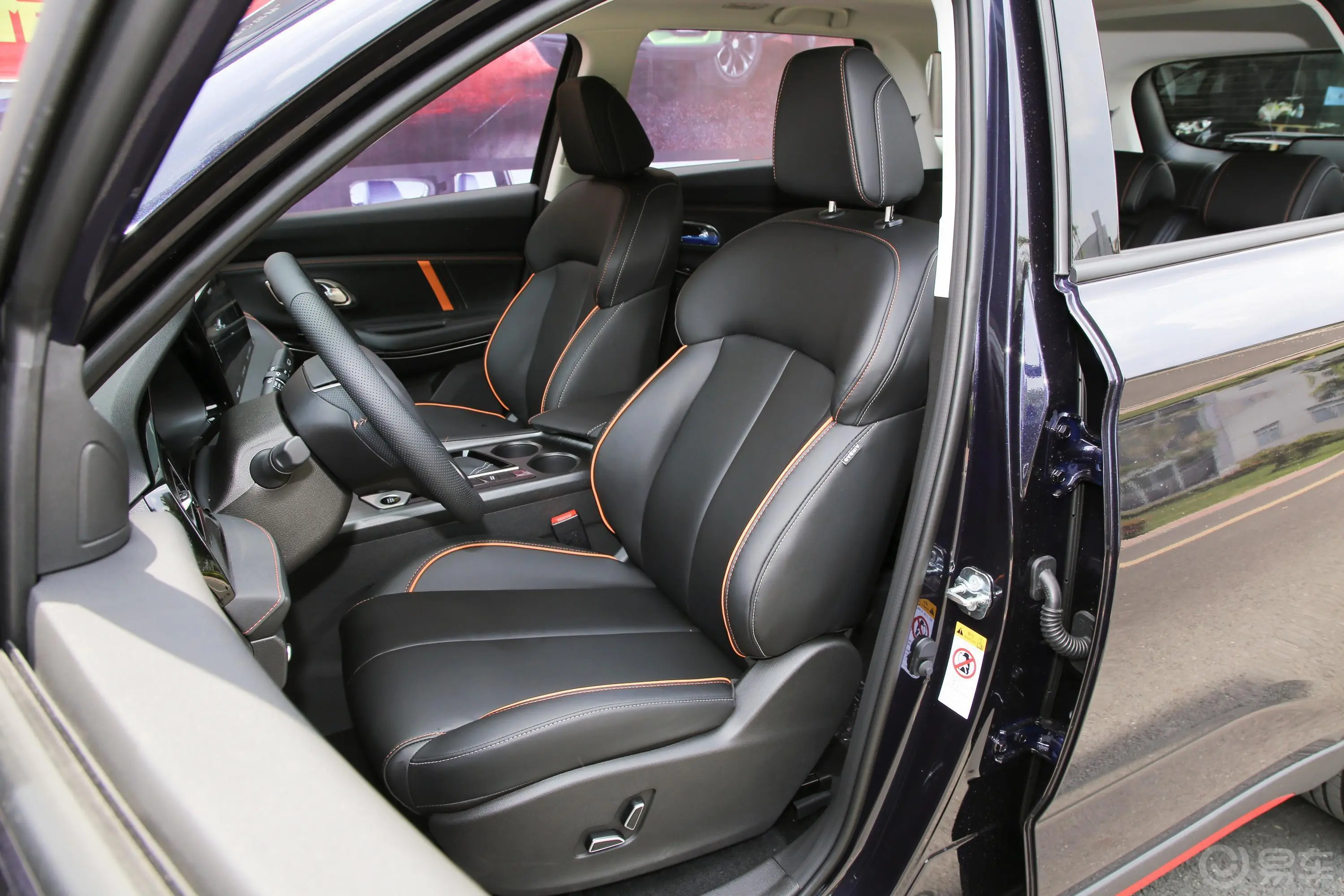 长安欧尚X7 PLUS蓝鲸版 1.5T 双离合尊贵型 7座驾驶员座椅
