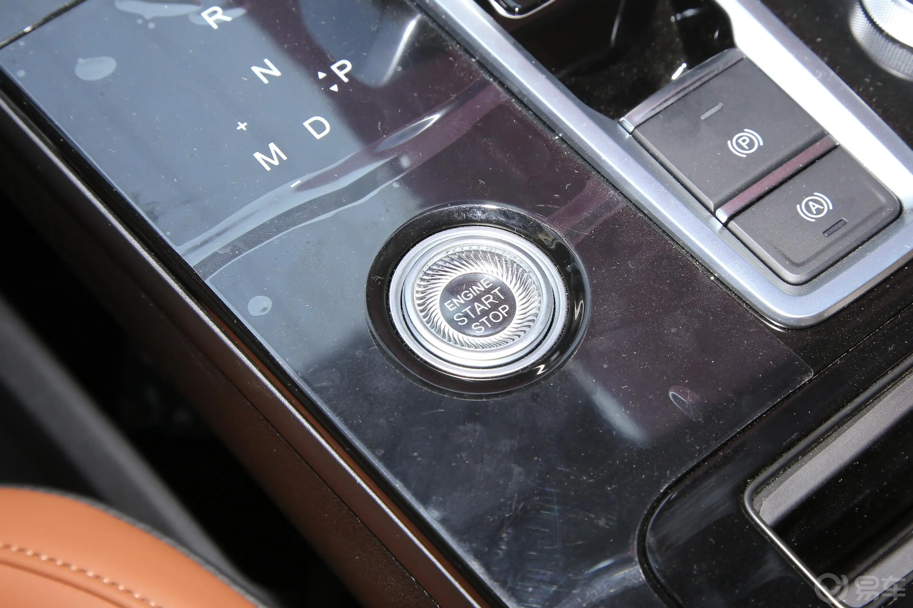 瑞虎8 PLUS290TGDI 双离合两驱豪享版钥匙孔或一键启动按键
