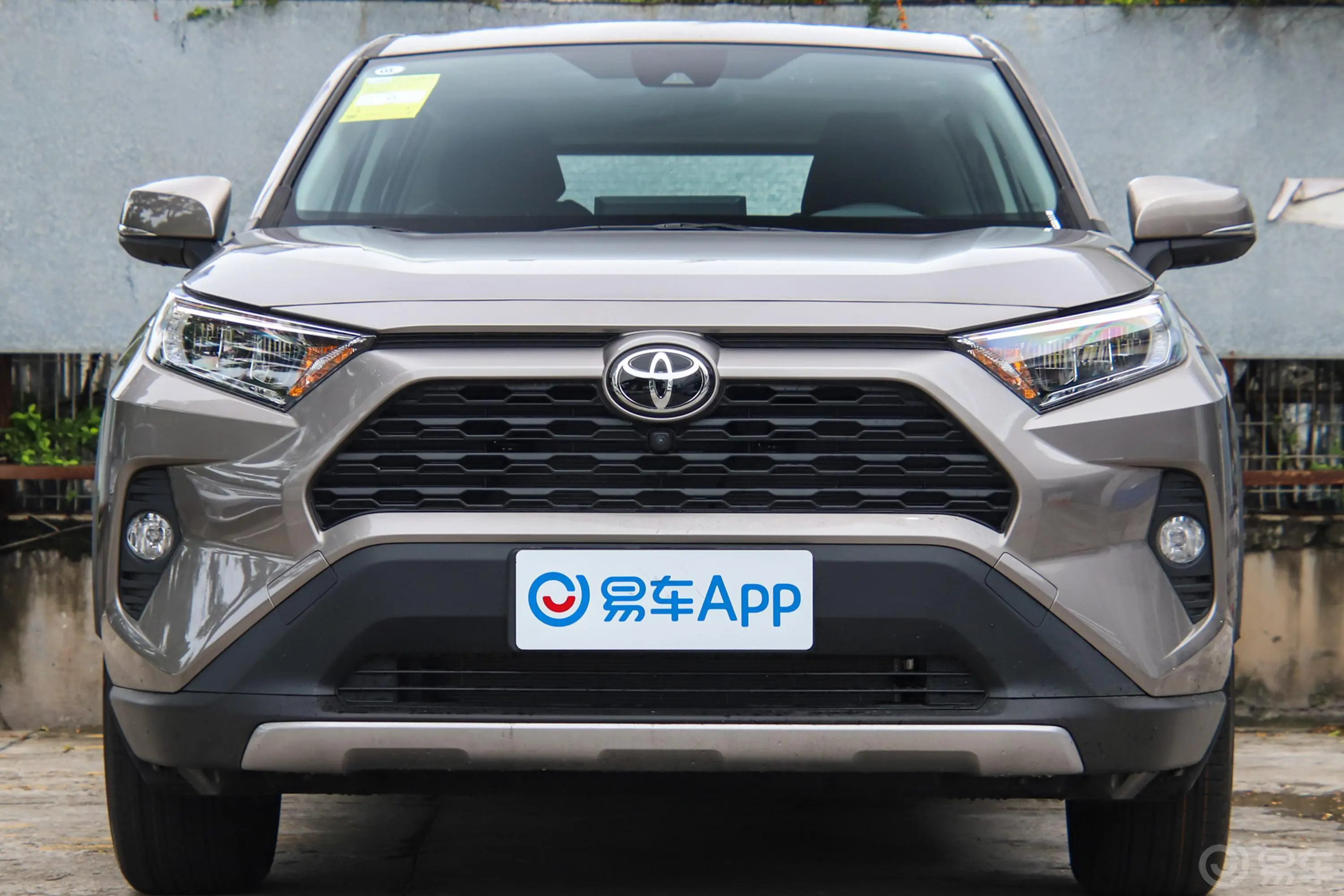 RAV4荣放2.0L CVT两驱风尚版外观细节