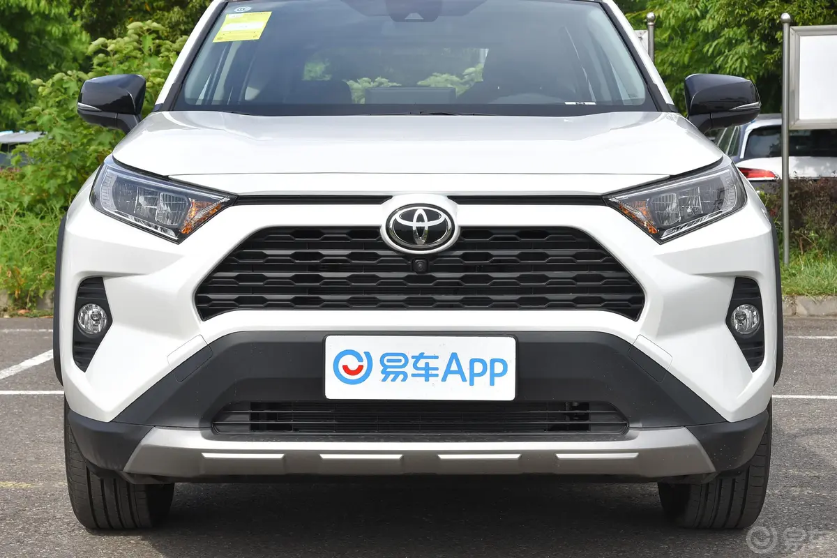 RAV4荣放2.0L CVT四驱风尚版外观细节