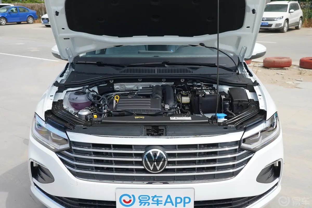 朗逸280TSI 双离合满逸版发动机舱整体