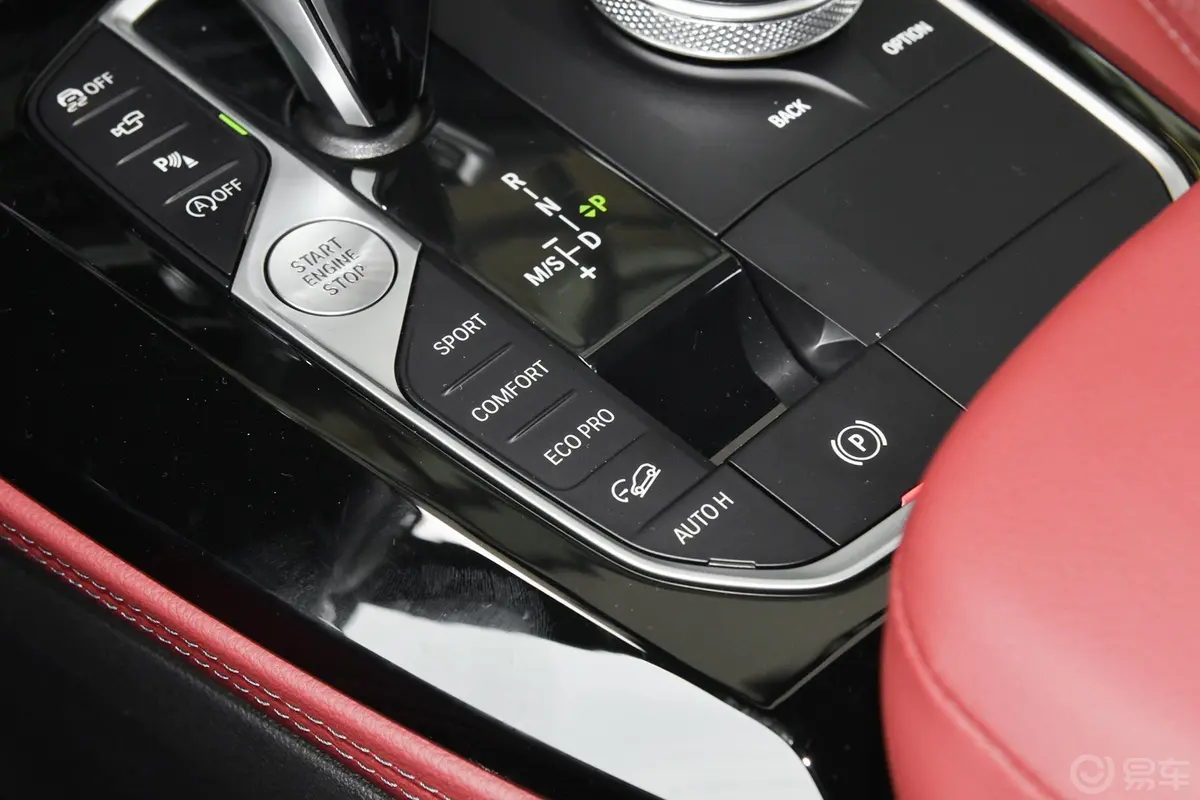 宝马X4改款 xDrive30i M运动曜夜套装中控