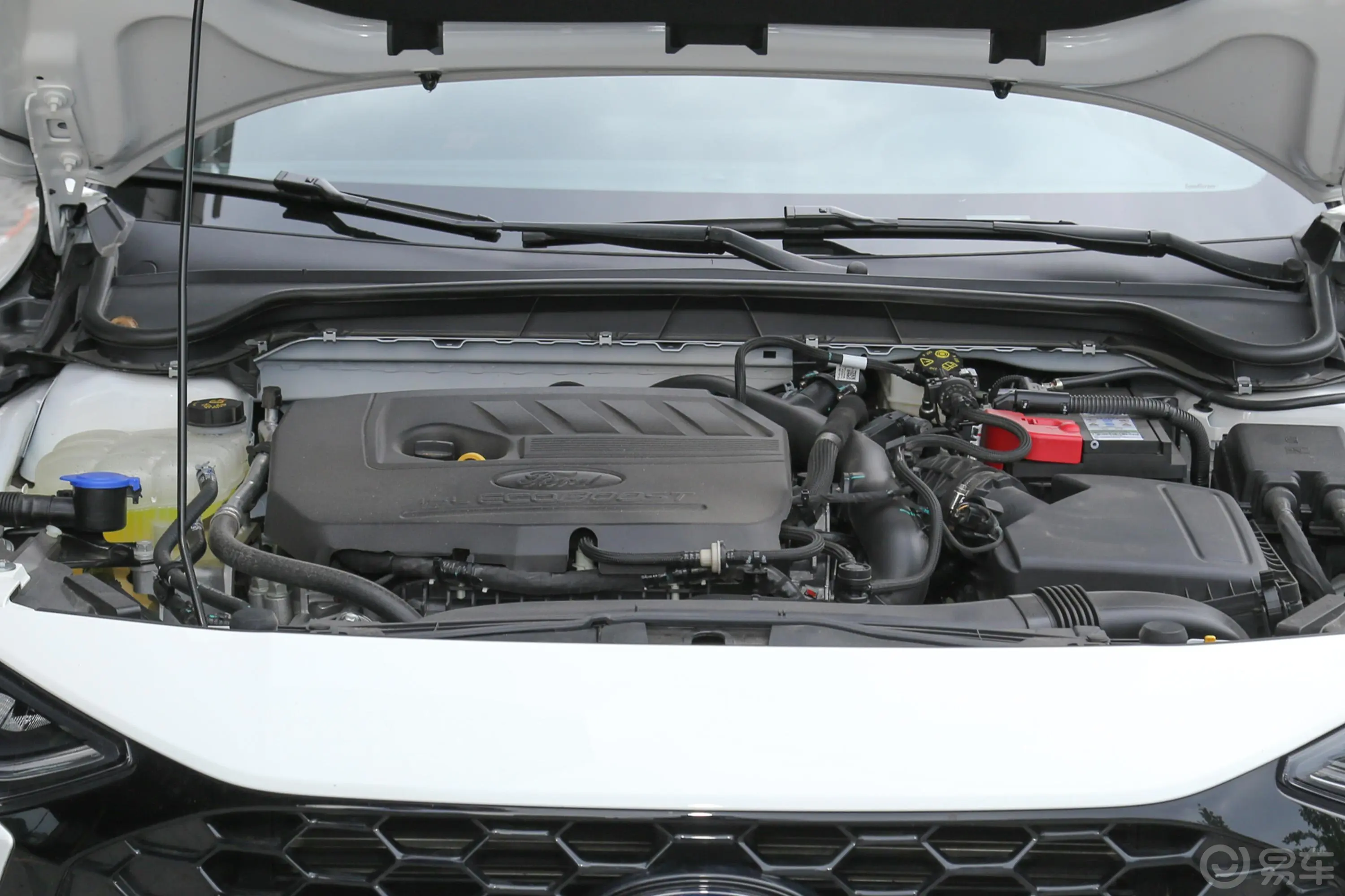 福克斯三厢 EcoBoost 180 ST-Line发动机特写