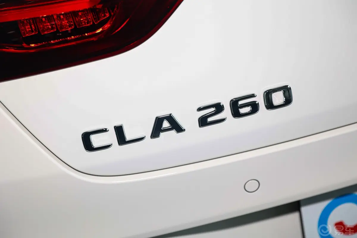 奔驰CLA级改款 CLA 260 4MATIC 五门猎跑车外观