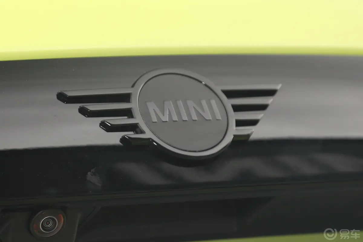 MINI2.0T COOPER S 赛车手外观