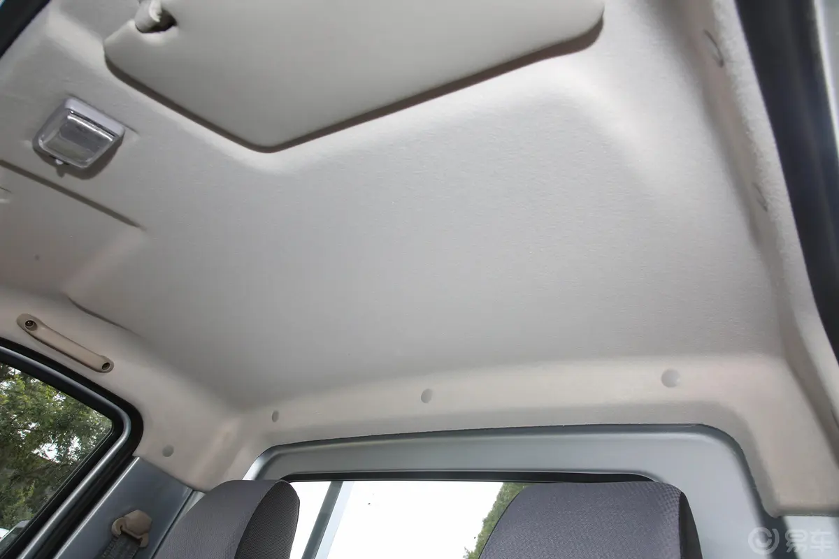长安星卡M系列1.5L 单排2.75米标准车基本型天窗内拍关闭