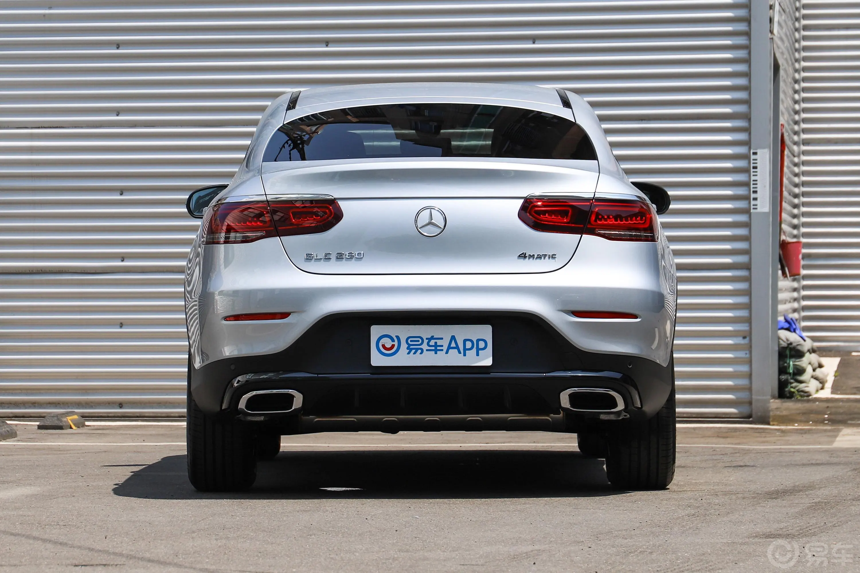 奔驰GLC轿跑改款 GLC 260 4MATIC 轿跑SUV正后水平