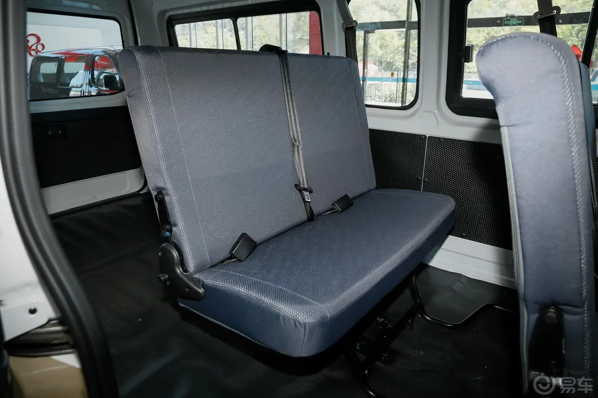 风景G7商运版 2.4L 长轴高顶明窗 6座 汽油第三排座椅