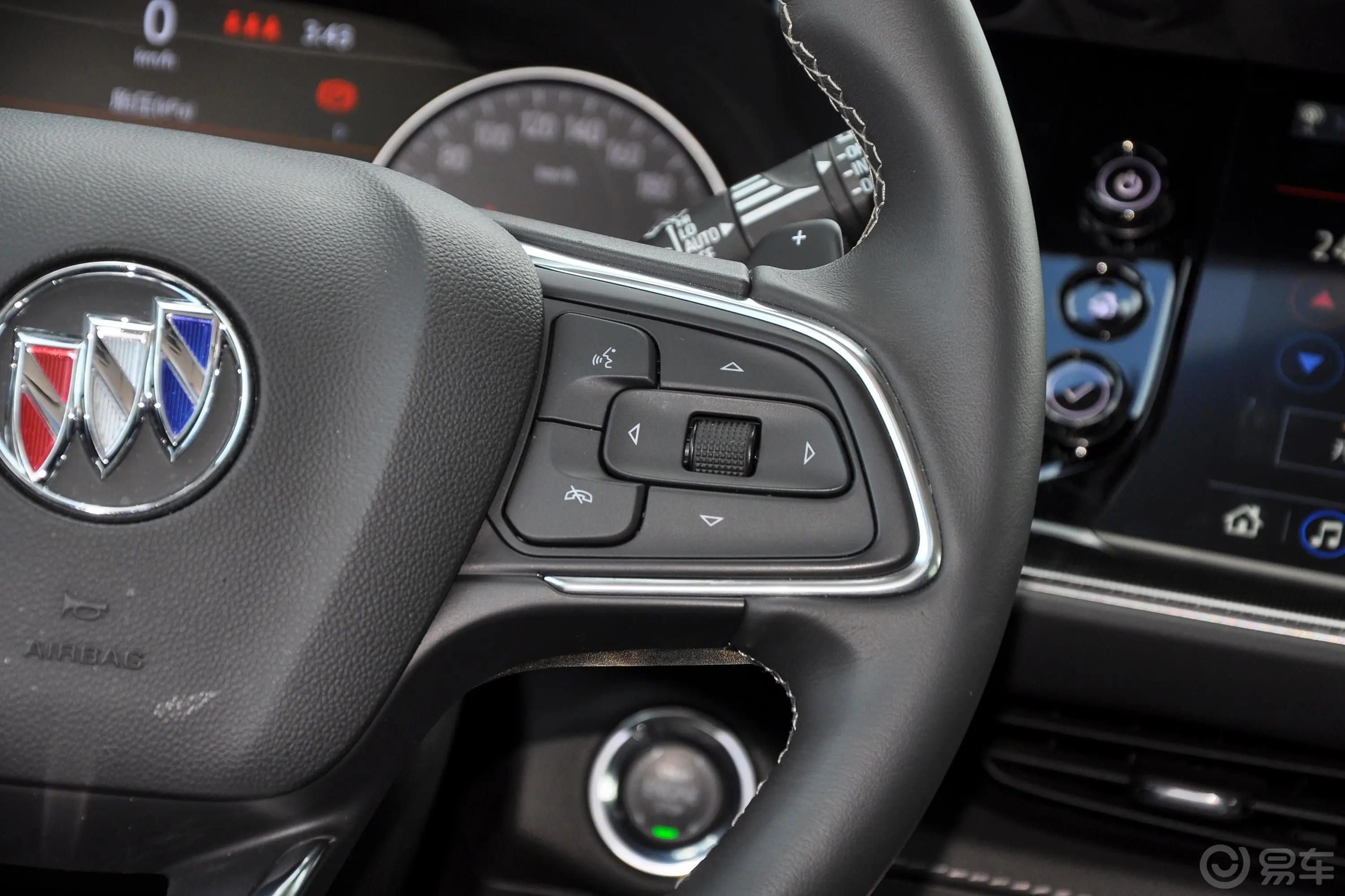昂科威改款 昂科威S GS 四驱运动型右侧方向盘功能按键